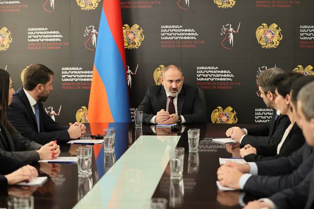 «Հրապարակ». Վարչապետ-նախարար-աշխատակազմի ղեկավար հարաբերություններում «всё сложно»