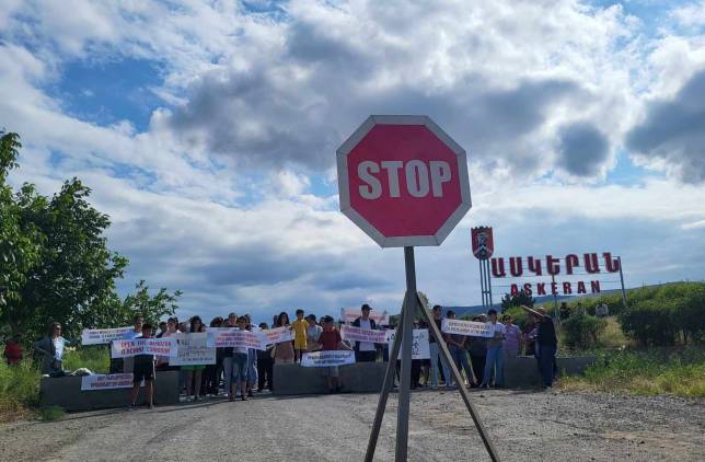 «Հրապարակ». Խոստացել էին 12 ժամվա մեջ Բերձորի ճանապարհը բացել` խաբեցին