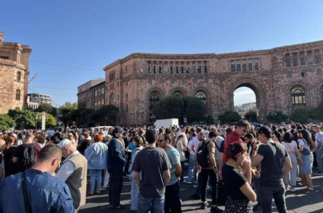 «Հրապարակ». 2 ժամում մոտ 10 հազար մարդ հավաքվեց