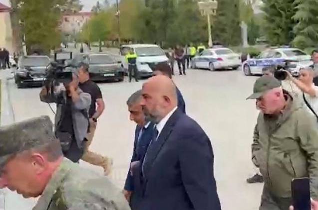 Արցախի պատվիրակությունը արդեն հասել է Եվլախ