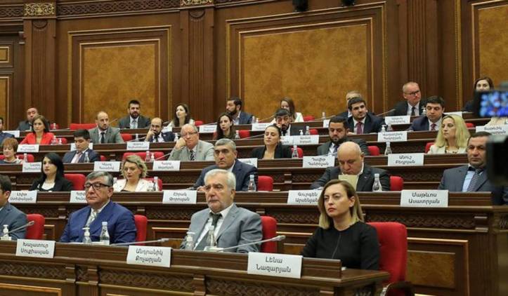 «Հրապարակ». ՔՊ պատգամավորներին հրահանգվել է չբացակայել Երևանից