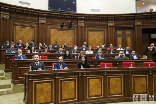 «Հրապարակ». ՔՊ-ական պատգամավորները վախենում են փողոց դուրս գալ