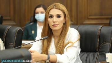 «Հրապարակ». Արցախի պետական ինստիտուտները՝ թեկուզ սիմվոլիկ, պիտի պահպանվեն Հայաստանում