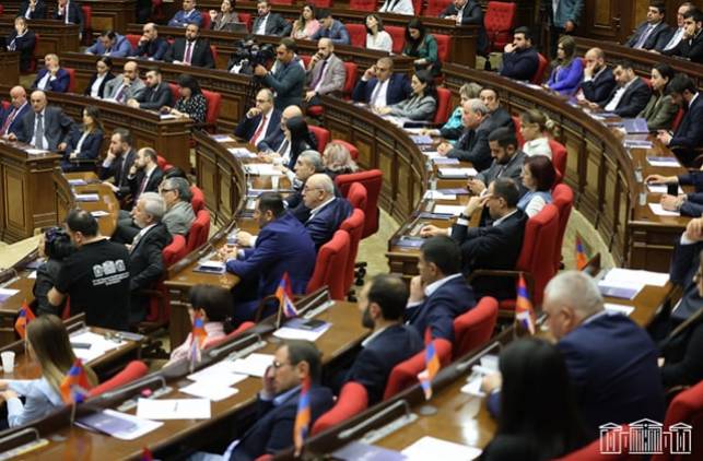 «Հրապարակ». «Դասալիք» պատգամավորներին կպատժեն