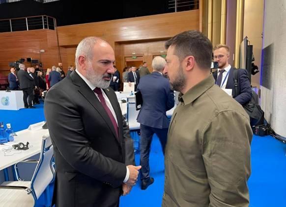 Փաշինյանն ու Զելենսկին Գրանադայում կարճ հանդիպում են ունեցել