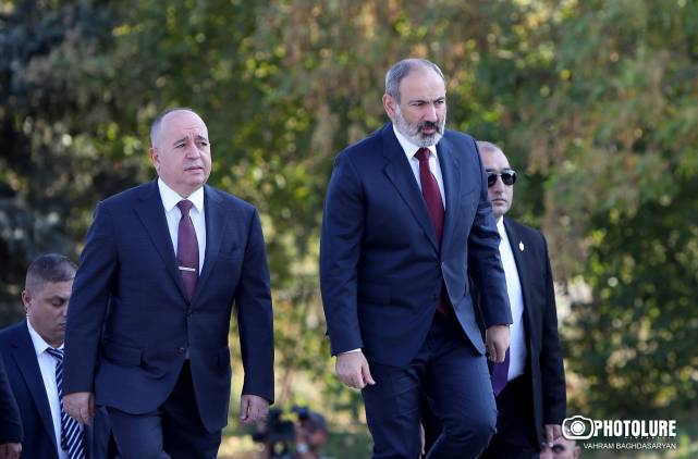 «Հրապարակ». Գուցե իշխանափոխությո՞ւն է մոտենում, դրա համար է Արշակ Կարապետյանը Նիկոլի դեմ ցուցմունք տալիս