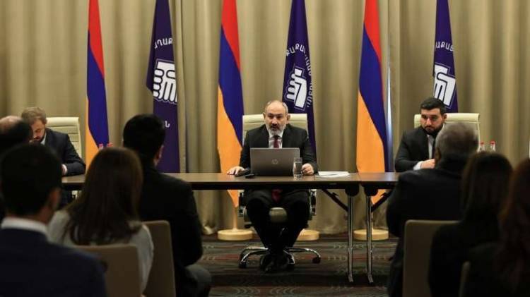 «Հրապարակ». Ո՛չ մնալն է մի բան, ո՛չ՝ հեռանալը