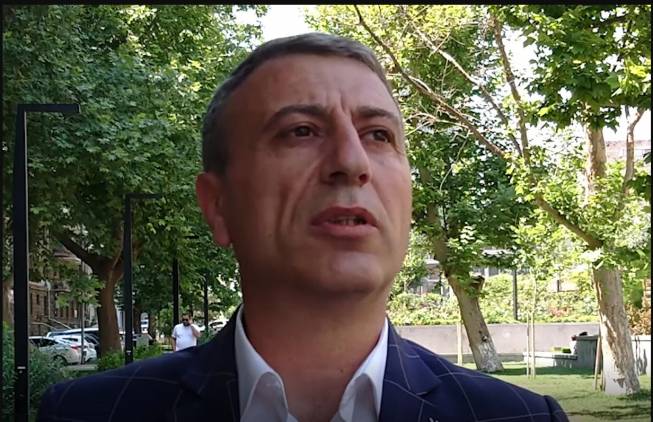 «Հրապարակ». Հեղափոխականները մնացել են նախկինների հույսին
