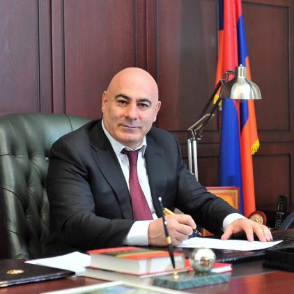 Գիշերն անհայտ անձը փորձել է ներխուժել Աբովյանի համայնքապետի առանձնատուն