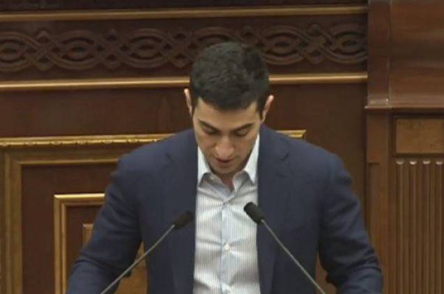 Լևոն Քոչարյանը երդվեց