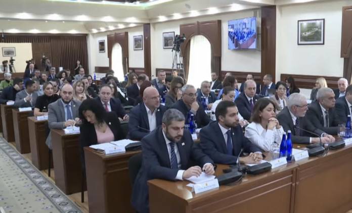 Վիճաբանություն Երևանի ավագանու նիստում