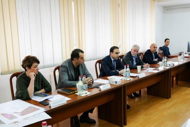 «Հրապարակ». Ավինյանը մետրոյի 2 կայարան եւ 1 ճոպանուղի է խոստանում