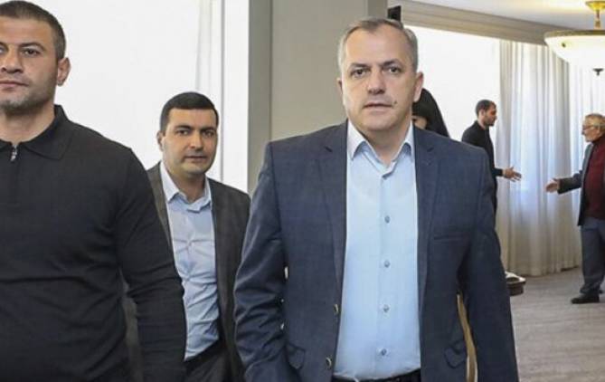 «Հրապարակ». ՔՊ-ում հասկացել են` Շահրամանյան «սվոյ չելովեկ»