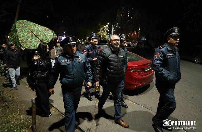«Հրապարակ». Փաշինյանին կարելի էր, մյուսներին՝ ոչ