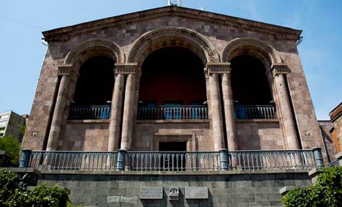 ԿԳՄՍ նախարարը Թումանյանի թանգարանի տնօրեն է նշանակել 
