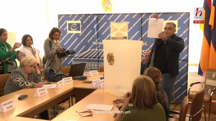 Իշխանության մեռած