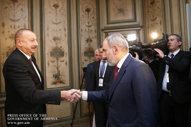 Ինչո՞ւ հատկապես Մոսկվան, ավելի հարմար չէ՞ Անկարան