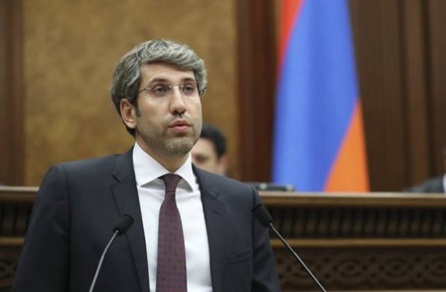 «Հրապարակ». Մեր ժամանակների հերոսի կոչումը շնորհելը թափանցիկ է եղել, վաստակավորի կոչումը՝ ոչ