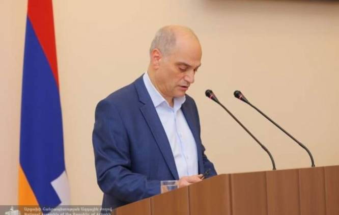 «Հրապարակ». Ուր են անհետացել Արցախի փողերը