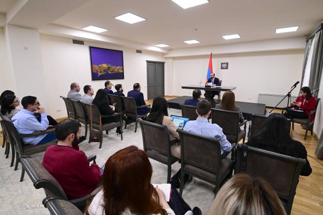 «Հրապարակ»․ Ինչ է ասել Արարատ Միրզոյանը ՔՊ-ականների հետ փակ հանդիպմանը