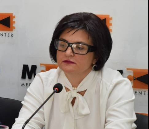 «Հրապարակ». Ծառ ու ծաղկի փոխարեն՝ հիմա էլ կորտ