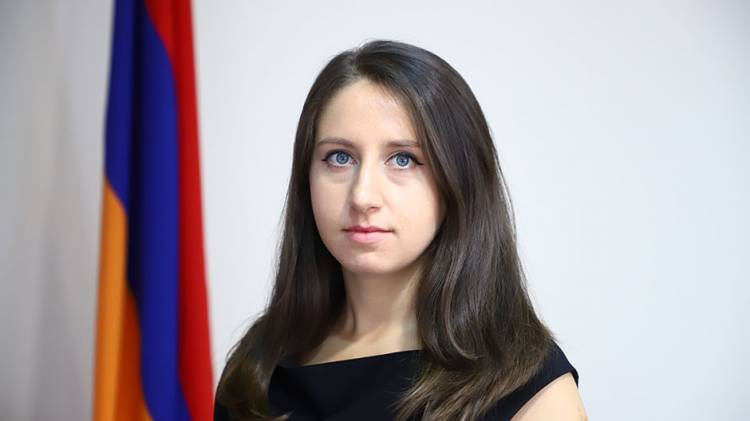 Խուզարկում են Էկոնոմիկայի փոխնախարարի աշխատասենյակը (տեսանյութ)