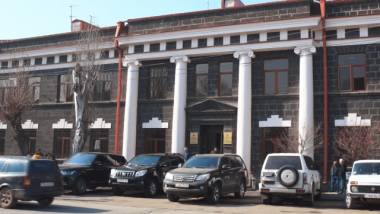 Հերոսների ծնողները մարզպետարանում պարզաբանում են պահանջել