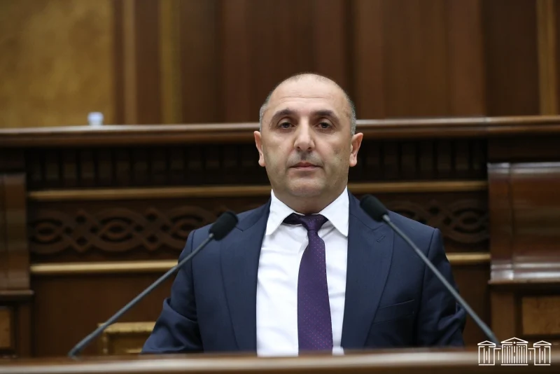 «Հրապարակ»․ ՔՊ-ականները «բացել են» ԲԴԽ անդամի՝ հնդկական սերիալ հիշեցնող կենսագրության թնջուկը