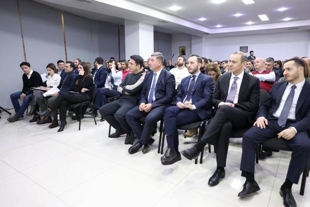 «Հրապարակ»․ Փաշինյանը պատգամավորներին հանձնարարել է ստուգողական այցեր կազմակերպել