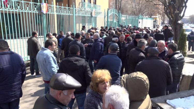 «Հրապարակ»․ Արցախցիները պահանջում են կենսաթոշակային գումարները. ԿԲ-ն հապաղում է