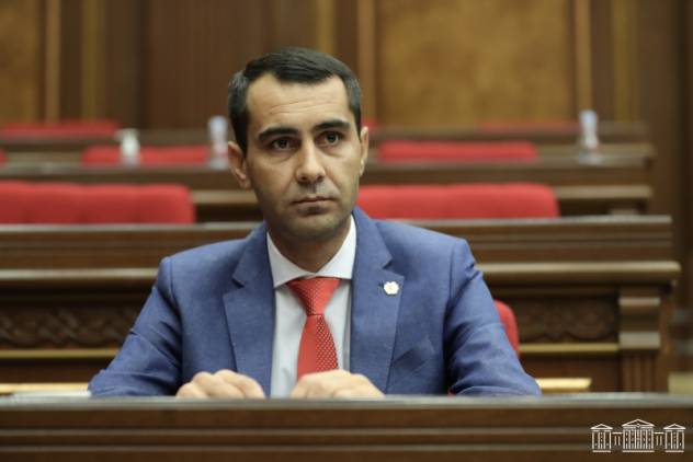 «Հրապարակ»․ Նախկին խոպանչի մարզպետը մարտունեցիներին հորդորել է խոպան չգնալ