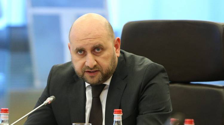 ԿԲ-ն գնդակն ուղարկում է արցախցիների դաշտ