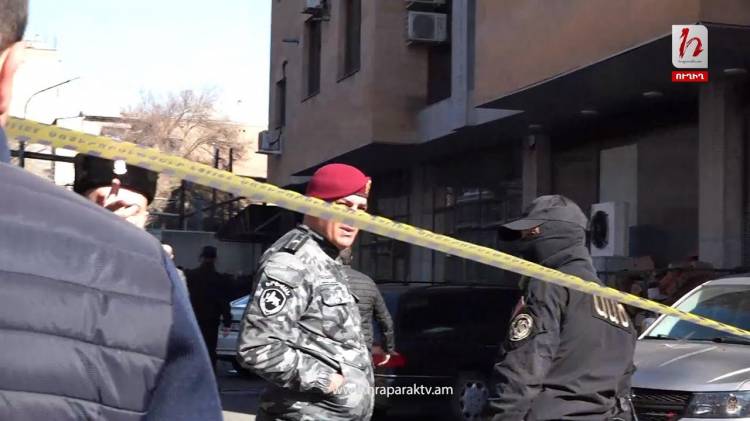 ՔՊ-ի գրասենյակի մոտ ռումբ կա տեղադրված․ տեղում է ոստիկանապետը
