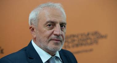 «Հրապարակ». Ռուսաստանի հետ շանտաժ, ատամ ցույց տալ, հիմար հայտարարություններ անել չի կարելի
