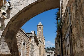 OLD JERUSALEM, ARMENIAN QUARTER: A HALT BEFORE OR AFTER THE STORM?