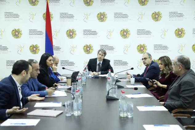 «Հրապարակ»․ Երբ է նախատեսվում հանրաքվեն. Փաշինյանը հանդիպել է խորհրդի անդամներին