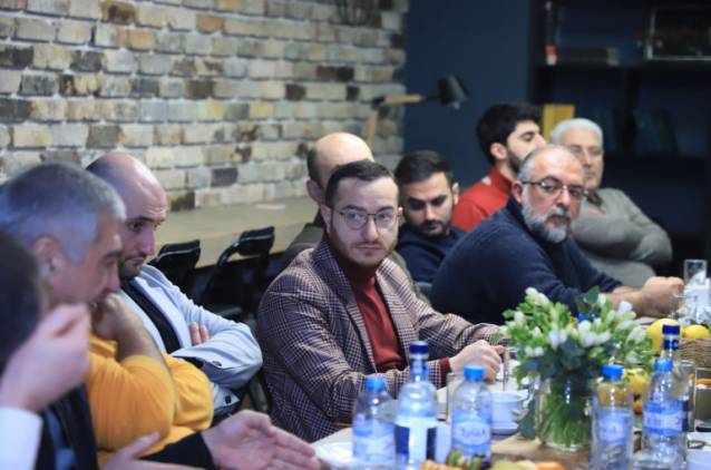 «Հրապարակ». Ի՞նչ անենք, որ վերջնականապես չմեռնեք․ ԲՏԱ նախարարը հավաքել է TV-ներին