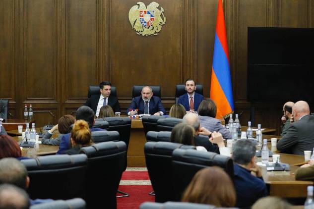 «Հրապարակ»․ ՔՊ-ականները նույնքան չեն վստահում Նիկոլ Փաշինյանին, որքան ինքը` նրանց