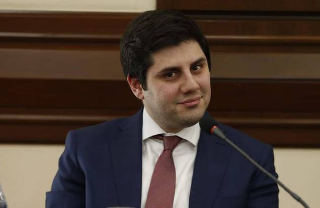 Փոխքաղաքապետը ռեստորանի գովազդ է անում