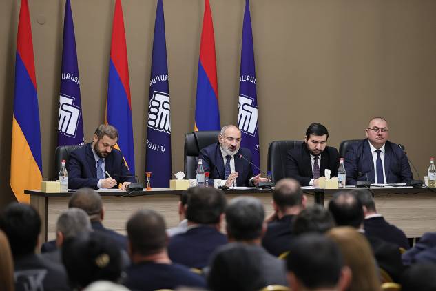 «Հրապարակ». Փաշինյանը զարմացել է, որ ժողովուրդն այսքան տարի իրենց հանդուրժում է