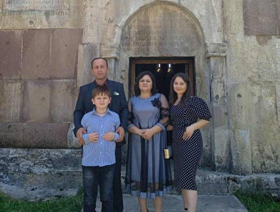 Ամուսինը զոհվել է, երեխաներն ունեն լսողական սարքերի կարիք. Արմինեն օգնություն է խնդրում