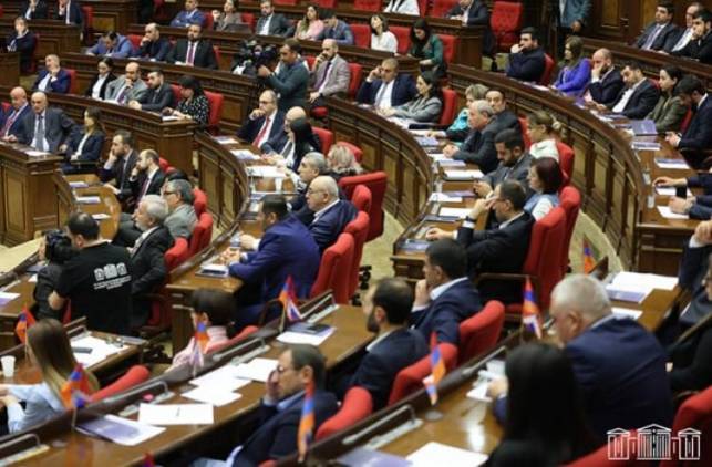«Հրապարակ»․ Ինչ են քննարկել հրատապ նիստում