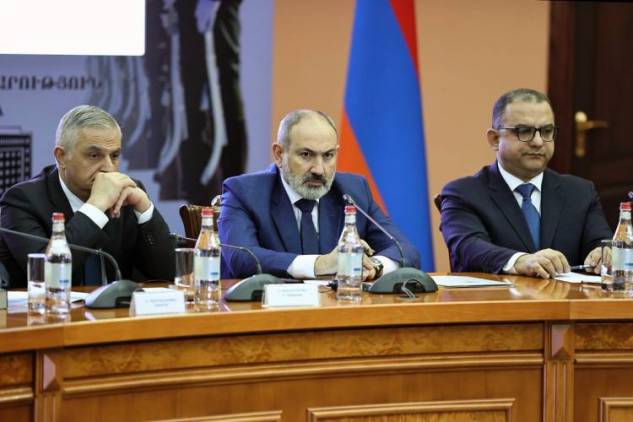 Իրարից անտեղյակ
