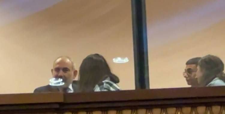 «Հրապարակ»․ ԱԺ օթյակում Փաշինյանի «ախրանայի» պատճառով պատանդ մնացած երեխաների ինքնազգացողությունը վատացել է