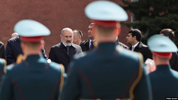 «Հրապարակ»․ Մասնակցե՞լ, թե՞ չմասնակցել «պառադին»