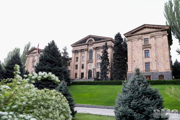 Ոստիկաններ են եկել ԱԺ. ի՞նչ է կատարվում