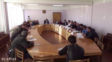 Երբ առաջնորդվում են խնամի, ծանոթ, բարեկամ սկզբունքով եւ նախկինների ավանդույթներով