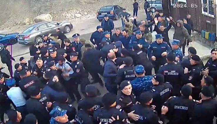«Հրապարակ». Ծեծ էլ կա` ծեծ էլ