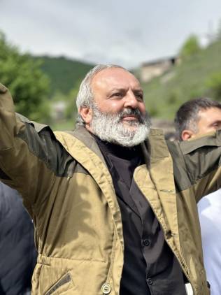 Սրբազանը պիտի՛ հասնի Երևան