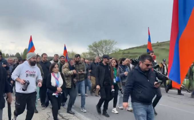 Չնայած ոստիկանների ստեղծած խոչընդոտներին, առաջ ենք շարժվում (տեսանյութ)